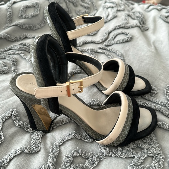 Tory Burch python and gold size 7 heels - Picture 5 of 5